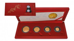 4 Goldmünzen China Panda Satz 2002 von 1/10 bis 1 Unze. 20 Jahre Panda Diamond Set Stempelglanz mit Brillanten Farbmünzen. Selten, Auflage nur 500 Sät...
