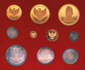 Attraktives Set Republik Indonesia des Jahres 1970 mit 5 Goldmünzen und 5 Silbermünzen. Dieses Set wurde von der Bank of Indonesia herausgegeben und t...