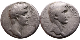 Tiberius (14-37)  Syria: Antioch. Tetradrachm. Obverse: Laureate head of Tiberius, right  Reverse:  Radiate head of Augustus, right