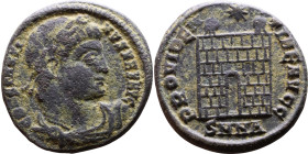 Constantine I The Great (306 - 337 AD). Follis. Obv.: CONSTANTINVS AVG, Laureate head of Constantine right. Rev.: PROVIDENTIA AVGG, Camp gate