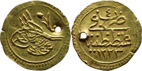 Ottoman Empire (XIV-XX century) Golden Coin. Obverse: Arabic inscription. Reverse: Arabic inscription
