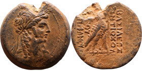 Antiochos IV Epiphanes (Seleukid King: 175-164 BC). AE bronze. Obverse: Bust of Isis Reverse: Eagle standing right on thunderbolt