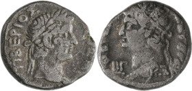 Nero (54 - 68): Ägypten, Alexandria, BI-Tetradrachme, 12,9 g, 22/23 mm, Büste des Nero Strahlenkrone nach links Kopf des Divus Augustus mit Strahlenkr...
