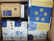 Deutschland: Auflösung Sammlung Euro-KMS wie von der VfS Weiden ausgegeben. Dabei KMS 2002 A-J einmal, die Jahrgänge 2003-2012 A-J sind jeweils doppel...