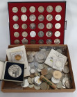 DDR: Sammlung von circa 250 Münzen in Silber und Kupfer-Nickel, dabei 10 Mark 1966 Karl Friedrich Schinkel, 20 Mark 1966 Gottfried Wilhelm Leibnitz, 2...