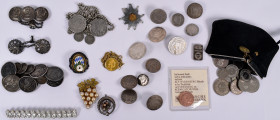 Varia, Sonstiges: Schachtel mit zum Schmuck umgearbeiteten Münzen wie z.B. alte Schweizer Franken, 20 Kreuzer aus Bayern, oder Dukat aus Österreich-Un...