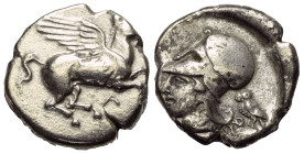 Epiros. Ambrakia.

 Stater (Silber). Ca. 426 - 404 v. Chr.
Vs: Pegasos nach rechts fliegend, darunter A.
Rs: Kopf der Athena mit korinthischem Hel...