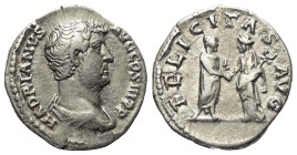 Hadrianus (117 - 138 n. Chr.).

 Denar (Silber). 117 n. Chr. Rom.
Vs: HADRIANVS AVG COS III P P. Kopf rechts.
Rs: FELICITAS AVG. Felicitas mit Cad...