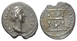 Faustina I. (gest. 141 n. Chr.).

 Quinarius (Silber). 139 - 141 n. Chr. Rom.
Vs: FAVSTINA AVGVSTA. Drapierte Büste rechts.
Rs: IVNONI REGINAE. Th...