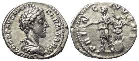 Commodus (177 - 192 n. Chr.).

 Denar (Silber). 175 - 176 n. Chr. Rom.
Vs: COMMODO CAES AVG FIL GERM SARM. Drapierte, barhäuptige Büste rechts.
Rs...