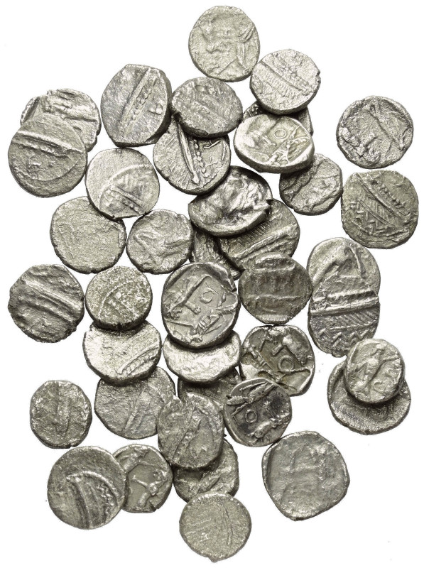 Griechische Münzen - Lots.


Phönikien.

Lot (40 Stück, Silber): Obole; Ca....