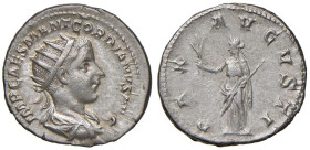 § Gordiano III (238-244) Antoniniano - Busto radiato a dx - R/ Pax drappeggiata stante in piedi con busto rivolto a sx - RIC 3 AG (g 4,13)

Status: ...