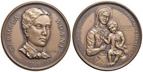 Carmela Adani (1899-1965) Medaglia 1999 Alla scultrice italiana, il Circolo Filatelico Numismatico di Correggio - Opus: G. Merighi - AE dorato (g 103,...