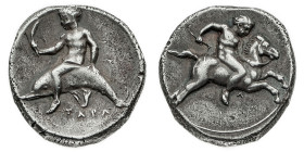 Monete Greche
Taranto - Didramma databile al periodo 400-390 a.C. - Diritto: giovane cavaliere su cavallo al galoppo verso destra - Rovescio: Taras, ...