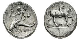 Monete Greche
Taranto - Didramma databile al periodo 272-240 a.C. - Diritto: giovane cavaliere incorona il cavallo stante a destra - Rovescio: Taras,...
