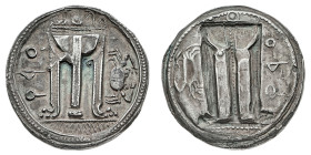 Monete Greche
Crotone - Nomos databile al periodo 480-430 a.C. - Diritto: tripode con granchio sulla destra - Rovescio: tripode e granchio in incuso ...