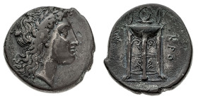Monete Greche
Crotone - Statere databile al periodo 330-300 a.C. - Diritto: testa laureata di Apollo a destra - Rovescio: tripode - gr. 6,85 - Rara -...