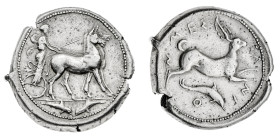 Monete Greche
Messana (Zancle) - Tetradramma databile al periodo 415-405 a.C. - Diritto: biga trainata da mule in lento movimento verso destra; in es...