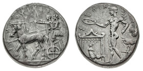 Monete Greche
Selinunte - Tetradramma databile al periodo 467-445 a.C. - Diritto: Artemide tiene le redini di una biga al passo verso sinistra; di fr...