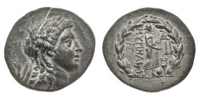 Monete Greche
Myrina - Tetradramma databile al periodo 160-143 a.C. - Diritto: testa laureata di Apollo a destra - Rovescio: Apollo stante a destra t...