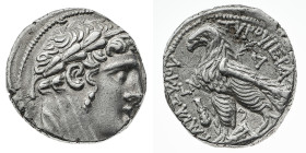 Monete Greche
Tiro - Tetradramma (Shekel) databile agli anni 77-76 a.C. - Diritto: testa laureata di Melqart a destra - Rovescio: aquila stante a sin...