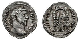 Monete Romane Imperiali
Argenteo databile al 294 d.C. - Zecca: Ticinum - Diritto: testa laureata dell'Imperatore a destra - Rovescio: i quattro Tetra...