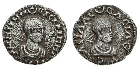 Monete Axumite
Aphilas (ca. 300-320 d.C.) - Argyros - Diritto: busto drappeggiato ed elmato del Re a destra - Rovescio: busto drappeggiato ed elmato ...