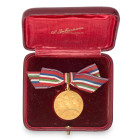 Medaglie

Medaglie Italiane

Regno d'Italia - Medaglia 1918 commemorativa della battaglia sul Piave - Opus Stabilimento Johnson - Diametro mm. 32 ...