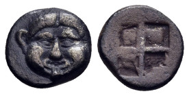 MACEDON. Neapolis. Obol (circa 500-480 BC).

Obv: Facing gorgoneion.
Rev: Quadripartite incuse square.

SNG ANS 423.

Condition: Very fine.

Weight: 0...