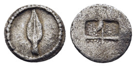 KINGS of MACEDON. Alexander I (498-454 BC). Hemiobol. Aigai.

Obv: Spear head.
Rev: Quadripartite incuse square.

Klein 119. SNG ANS 1003. SNG Copenha...