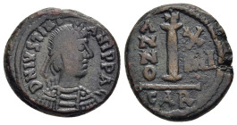 JUSTINIAN I (527-565). Decanummium. Carthage. Dated RY 14 (540/1).

Obv: DN IVSTINIANVS PP AVG.
Diademed, draped and cuirassed bust right.
Rev: Large ...