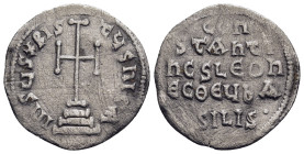CONSTANTINE V COPRONYMUS, with LEO III (741-775). Miliaresion. Constantinople.

Obv: IҺSЧS XRISTЧS ҺICA.
Cross potent set on three steps.
Rev: COҺ / S...