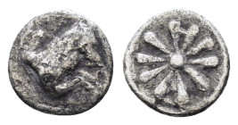 AEOLIS.Kyme. (circa 350-250 BC). Obol.

Obv : Fore part horse right.
Rev : rosette.
SNG Copenhagen 34.

Condition : Good very fine.

Weight :0...
