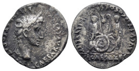 AUGUSTUS. Denarius (27 BC-14 AD). AR. Lugdunum.

Obv: CAESAR AVGVSTVS DIVI F PATER PATRIAE; Head of Augustus, laureate, right
Rev: C L CAESARES AVGVST...