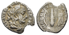 COMMODUS (177-192). Denarius. Rome.

Obv: L AEL AVREL COMM AVG P FEL.
Portrait of Commodus as Hercules right, wearing lion skin.
Rev: HERCVLI ROMANO A...