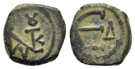 JUSTIN II (565-578 AD). Ae. Pentanummium. Theoupolis (Antioch).

Obv : Monogram.
Rev : Large Δ; cross to right.
Sear 385.

Condition : Good very...