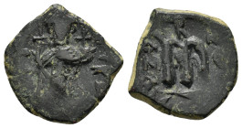 CONSTANS II (641-668). Constantinople.Follis.

Condition : Good very fine.

Weight : 4.13 gr.
Diameter : 22 mm.