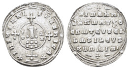 JOHN I TZIMISCES (969-976). Miliaresion. Constantinople.

Obv : + IhSVS XRI-STVS nICA*.
Cross crosslet set on globus above two steps; in central medal...