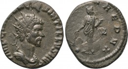QUINTILLUS (270). Antoninianus. Rome. 

Obv: IMP C M AVR CL QVINTILLVS AVG. 
Radiate, draped and cuirassed bust right.
Rev: FORTVNA REDVX / Z. 
F...