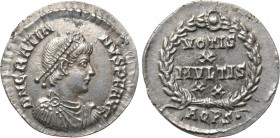 GRATIAN (367-383). Siliqua. Aquileia. 

Obv: D N GRATIANVS P F AVG. 
Diademed, draped and cuirassed bust right.
Rev: VOTIS / X / MVLTIS / XX. 
Le...