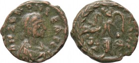 ZENO (Second reign, 476-491). Nummus. Constantinople. 

Obv: D N ZENON PE AVG. 
Diademed, draped and cuirassed bust right.
Rev: Victory advancing ...