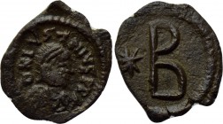 JUSTIN I (518-527). 2 Nummi. Thessalonica. 

Obv: D N IVSTINVS P P A. 
Diademed, draped and cuirassed bust right.
Rev: Large B; star to left.

S...