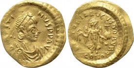 JUSTIN II (565-578). GOLD Tremissis. Constantinople. 

Obv: D N IVSTINVS P P AVG. 
Diademed, draped and cuirassed bust right.
Rev: VICTORIA AVGVST...