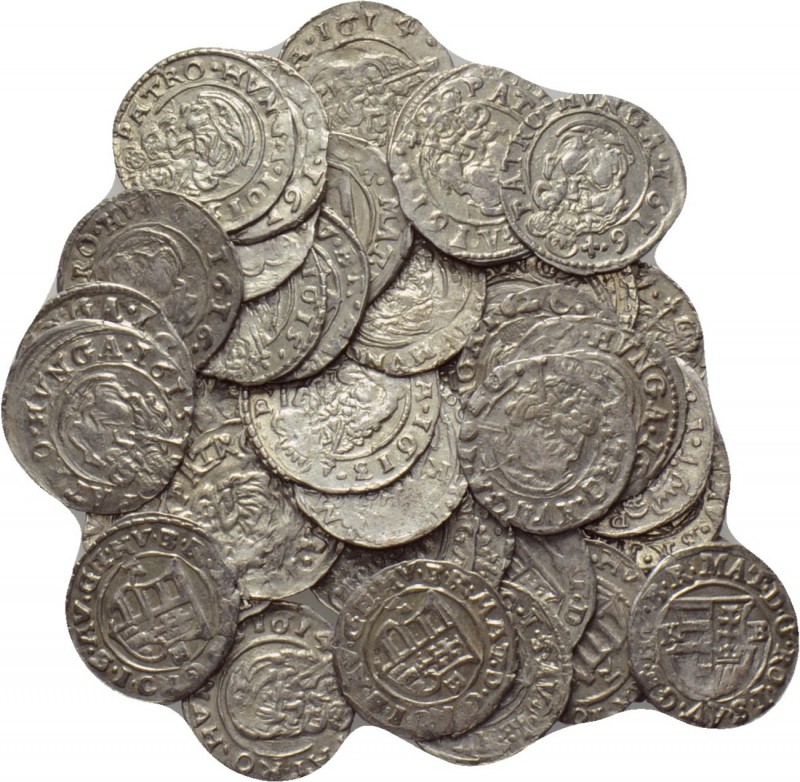 40 Hungarian medieval coins. 

Obv: .
Rev: .

. 

Condition: See picture....