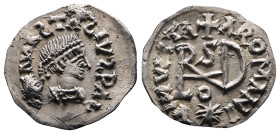 Ostrogoths, Theoderic AD 491-518 in the name of Anastasius I. AR 1/4 Siliqua, (17 mm, 0,77 g.). Sirmium. Garbled legend D IIINANASTVS PP AV, pearl-dia...