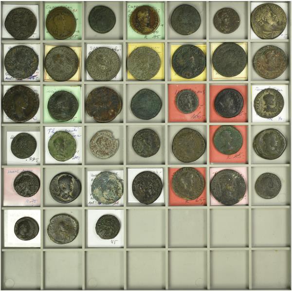 Antike: Lot von insgesamt 38 römischen Münzen, meist Römische Kaiserzeit, z.T. b...