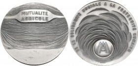Medaillen alle Welt: Frankreich: Silbermedaille 1979 v. S. Bret, MUTUALITÉ AGRICOLE, Randpunze ”1979 ARGENT”, 81 mm, 430 g, Stempelglanz.
 [taxed und...