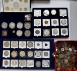 Alle Welt: Partie Silbermünzen Alle Welt ab 1885, mit einigen besseren, auch Unzen, aus China, Österreich, Australien, Mexiko usw. auch Monnaie de Par...