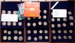 Sowjetunion: 3 zweilagige Hozlkasetten voll mit Gedenkmünzen (72 Stück) aus der UdSSR. Dazu noch der letzte KMS 1991 sowie zwei weitere Sätze (IT+GB)....