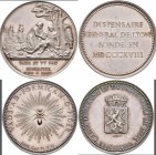 Medaillen alle Welt: Frankreich: Lot 5 Silbermedaillen, Lyon o. J. - Dispensaire General de Lyon fonde en 1818, 34 mm / Louis XV. 1715-1774. Silberjet...